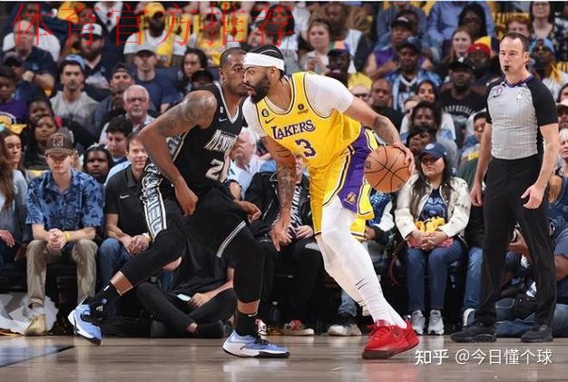 拿球砸头+技犯驱逐，如何看待狄龙和老詹的恩怨情仇？